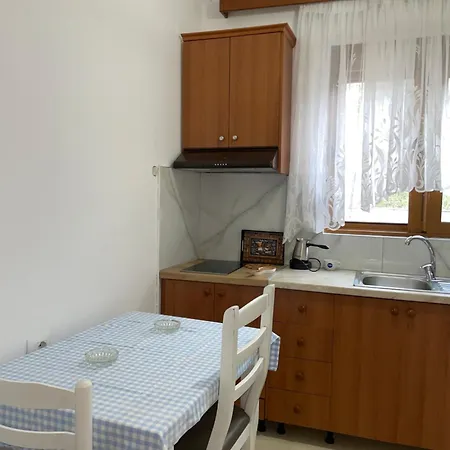 Arben Πανσιόν *